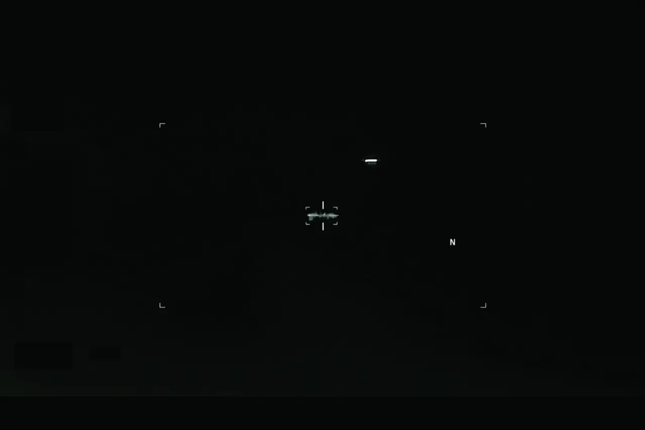 Inne archiwalne zdjęcie UFO, Źródło: war.gov