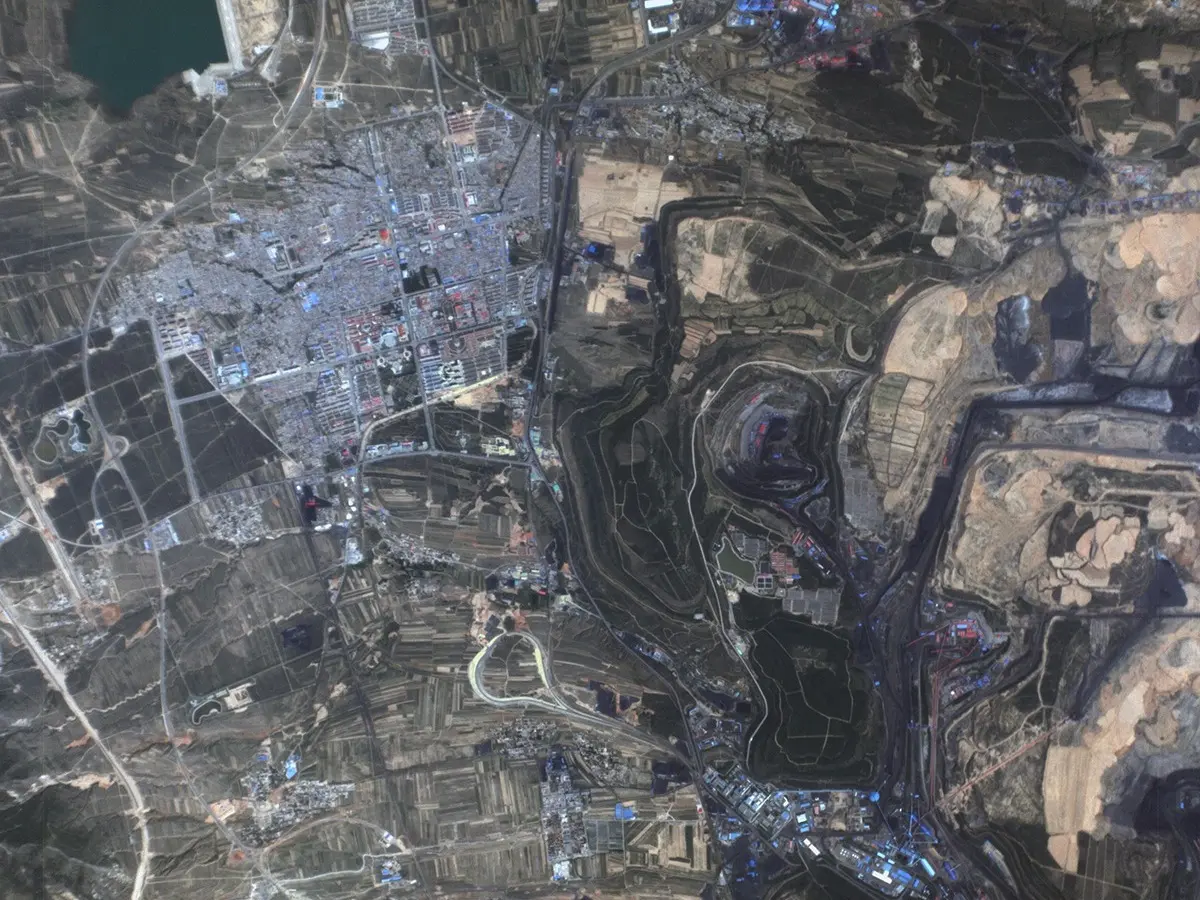 Konglomerat kopalni węgla w prownicji Shanxi, Źródło: Planet Labs inc.