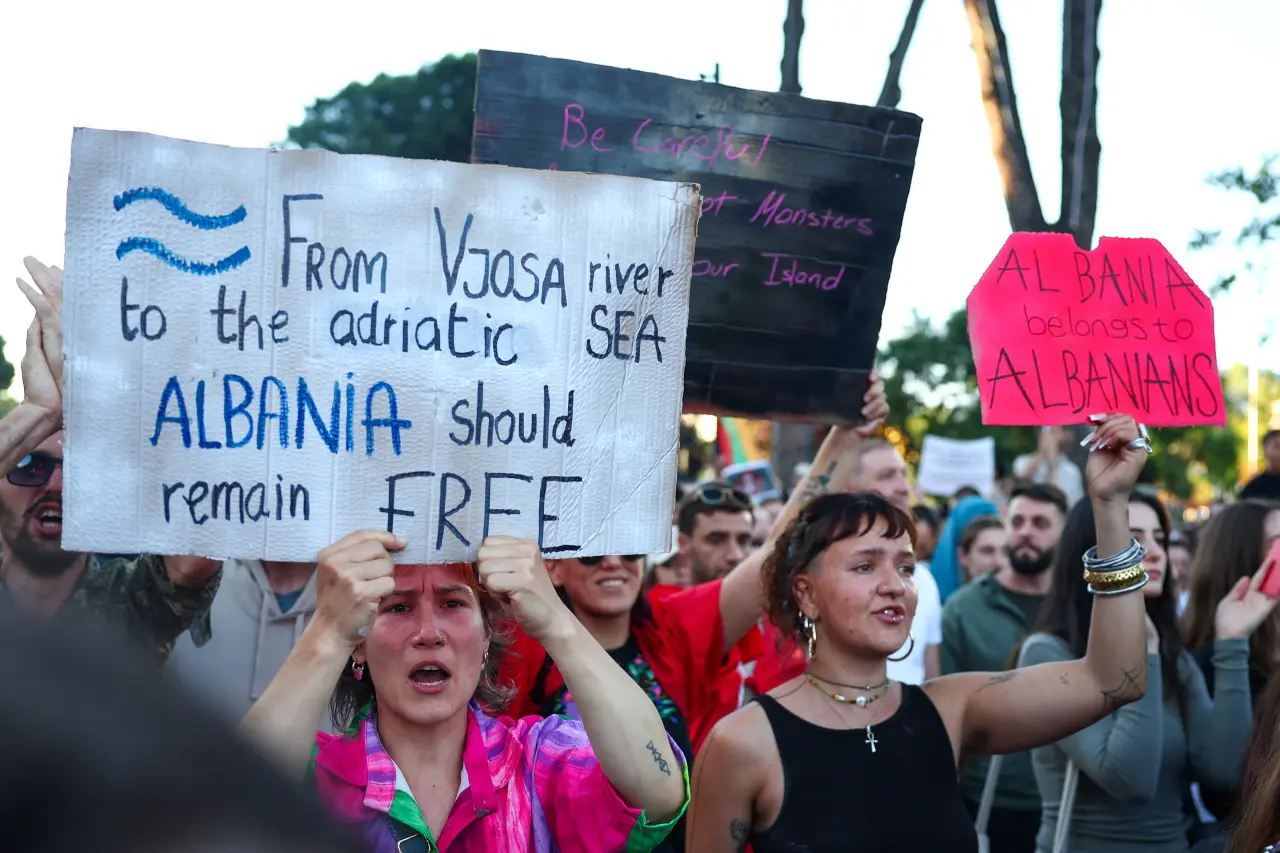 Florion Goga / Reuters / Forum